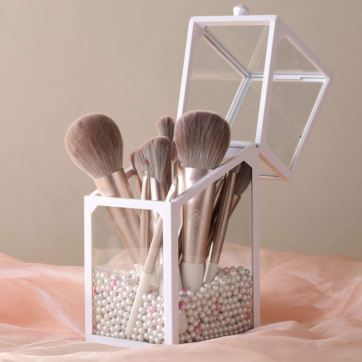 Review: Noelle Makeup Brush 19 and Makeup Brush Case - Adjusting Beauty